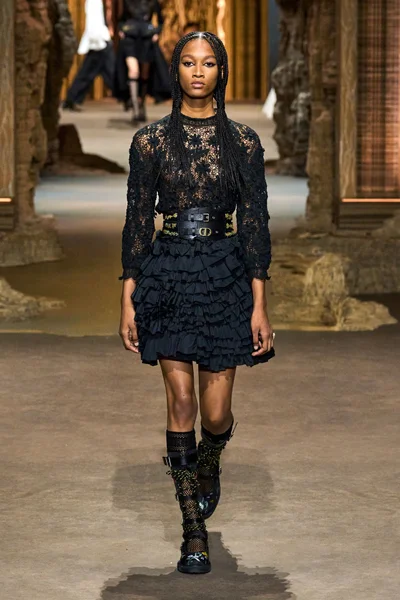 Look 30